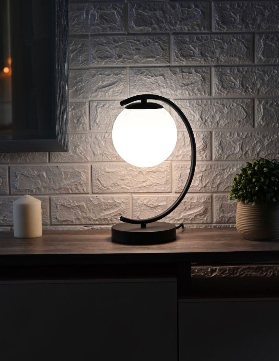Lámpara de mesa LED 2