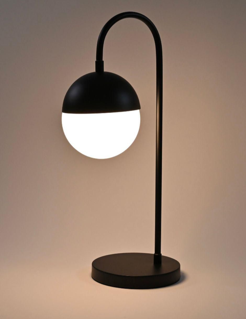 Lámpara de mesa LED 2